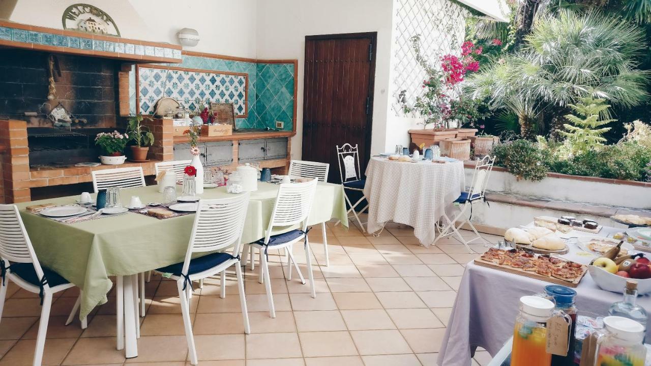 B&B Casa Chinaski Mondello Exterior photo